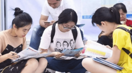 山东又传来坏消息！中小学生线下课程紧急叫停，高考或将推迟？
