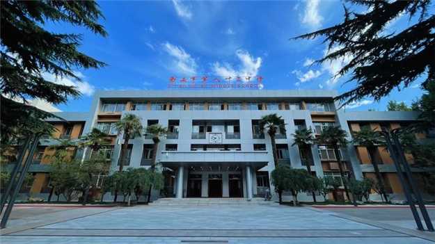 西安市第八十三中学获"素质教育特色中学"荣誉_中招政策_资讯_中招网