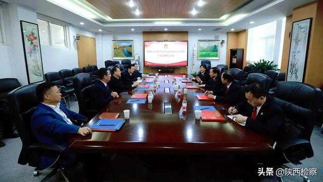 王旭光检察长担任西安交通大学附属中学法治副校长并授法治课