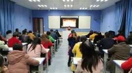 汉中市第九中学召开家长会