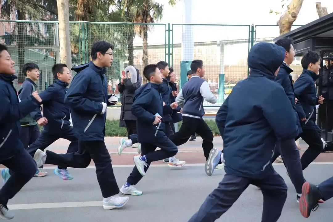 西安藤信学校初中部开展校园定向越野跑活动_校园生活_资讯_中招网